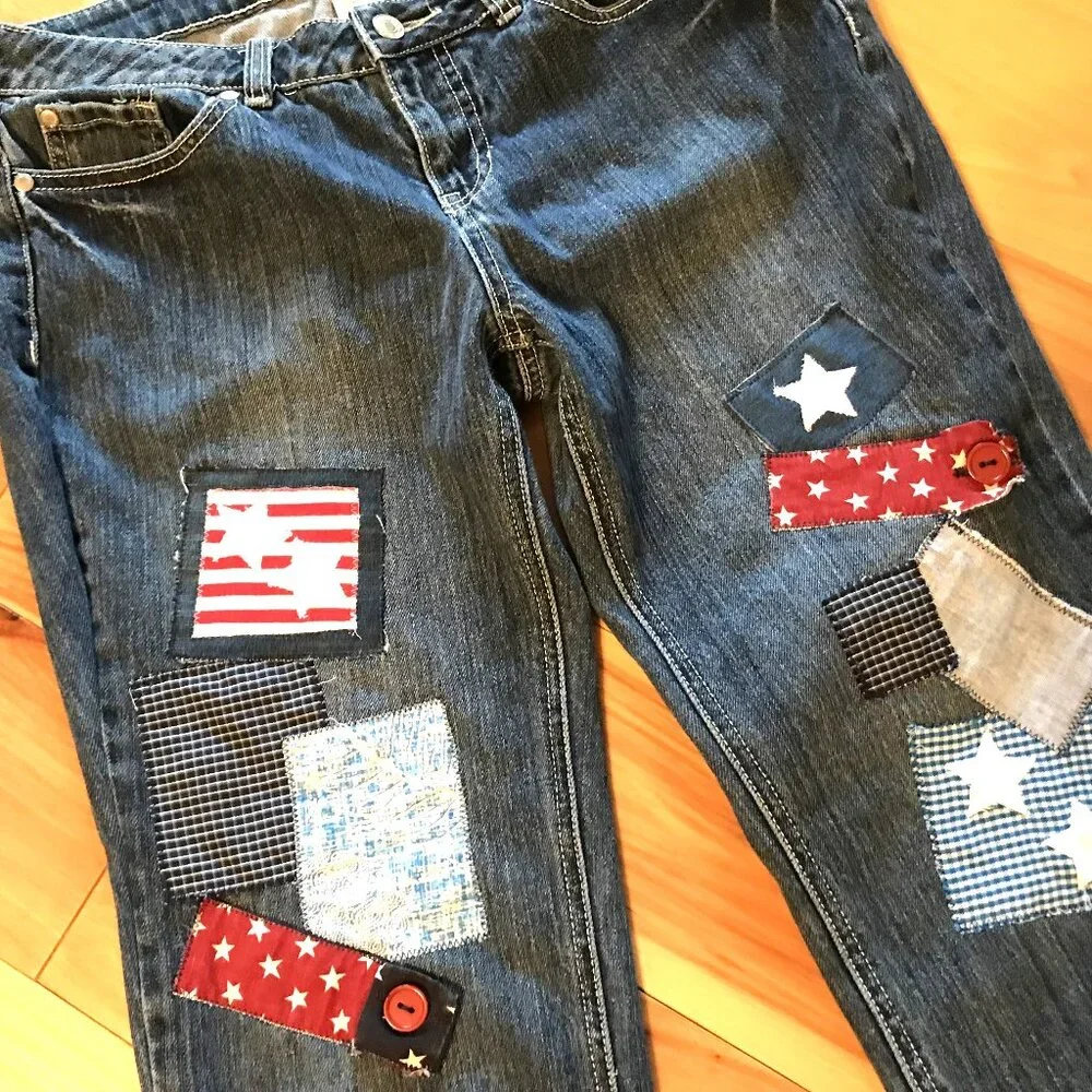 Upcycled Patchwork Capris Denim Shorts, Patriotic Star Patches, Size 10 Petite - Picture 5 of 13